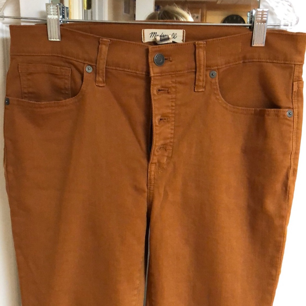 Madewell stretch straight legs.Button fly. Burnt orange.